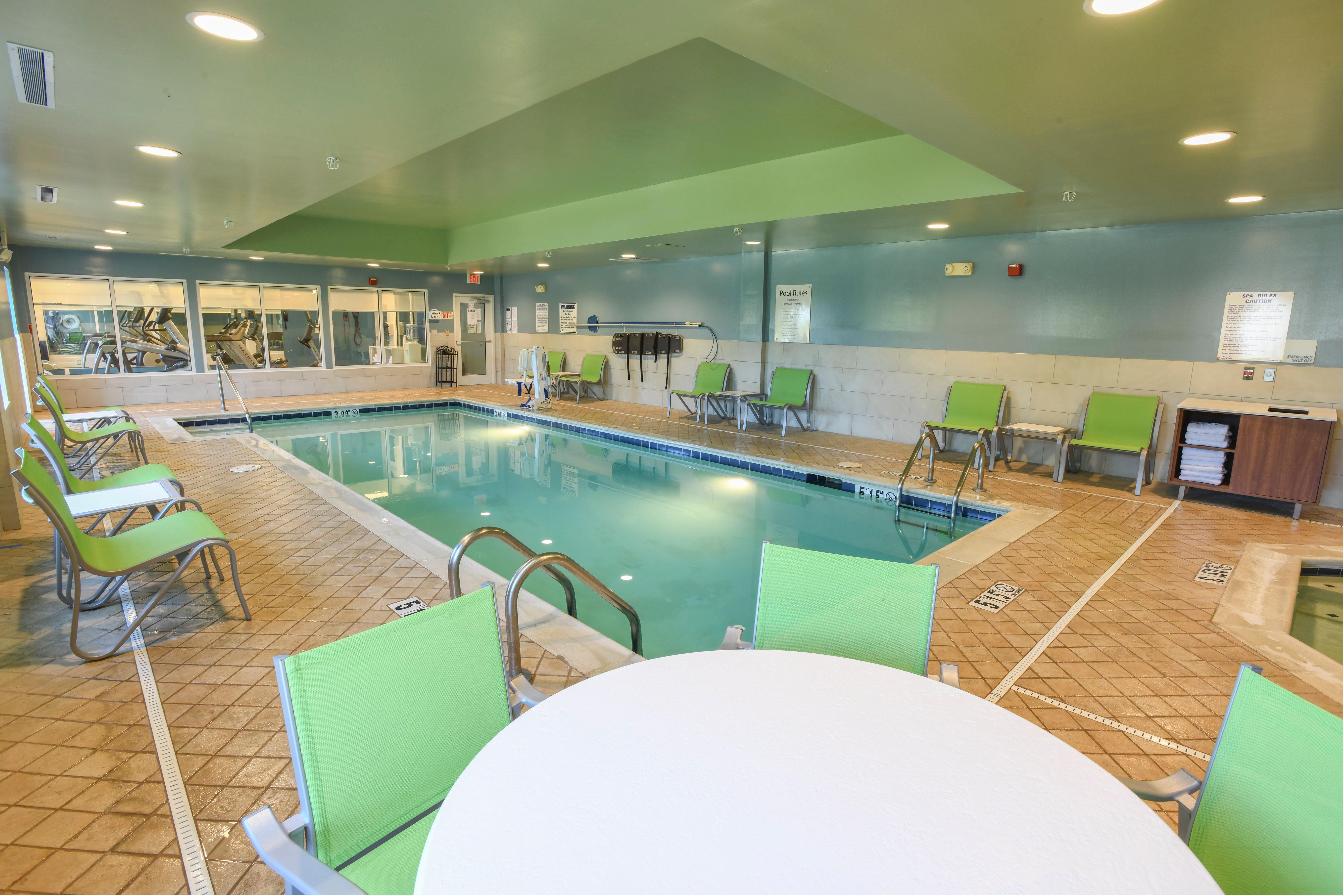 Holiday Inn Express Hotel & Suites Richwood - Cincinnati South By Ihg Екстериор снимка